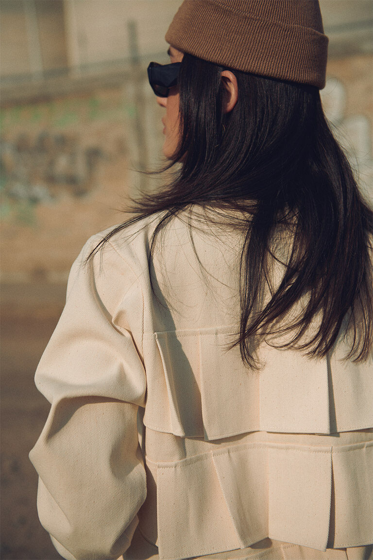 Lobo con piel de oveja Caravana Americana